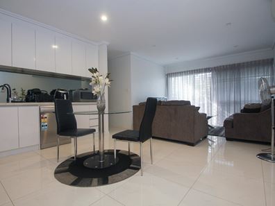 1/363 Flinders Street, Nollamara WA 6061