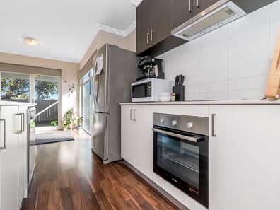 5/102 First Avenue, Bassendean WA 6054