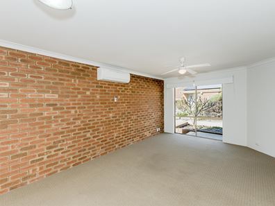 8/4 Yate Court, Morley WA 6062