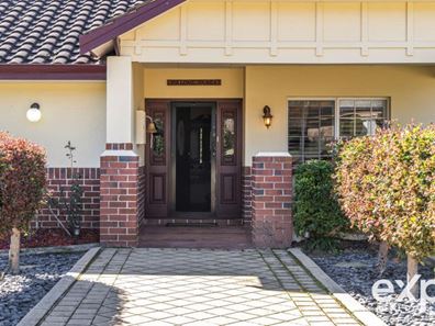 5 Robbie Court, Waroona WA 6215