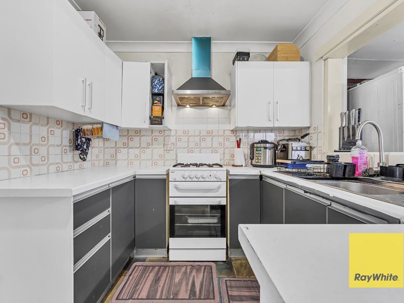 1 Ironbark Place, Maddington WA 6109