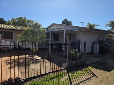 11 Padbury Road, Walkaway WA 6528