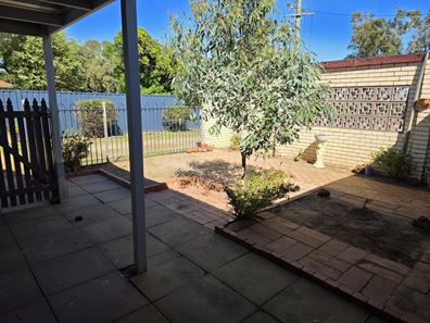 11 Padbury Road, Walkaway WA 6528