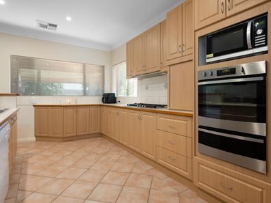 10 Geoffrey Stokes Parade, Kalgoorlie WA 6430