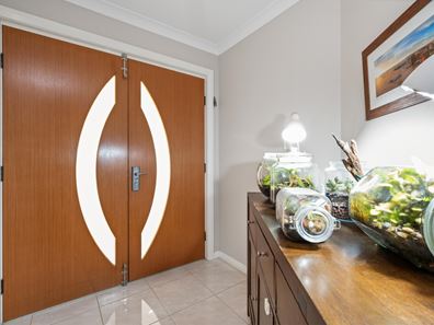 8 Pira Avenue, Karlkurla WA 6430