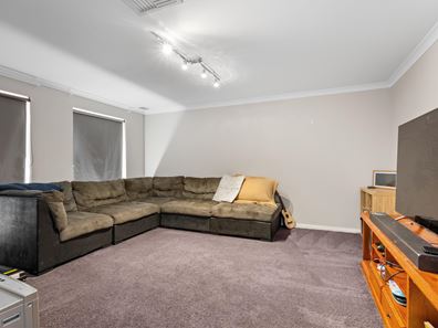 8 Pira Avenue, Karlkurla WA 6430