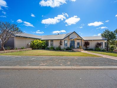 7 Nganka Way, Hannans WA 6430