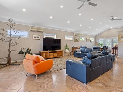 7 Nganka Way, Hannans WA 6430