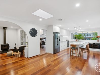 162 Samson Street, White Gum Valley WA 6162