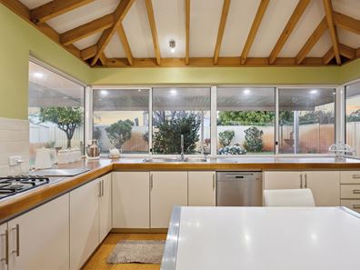 14 Prescott Drive, Murdoch WA 6150
