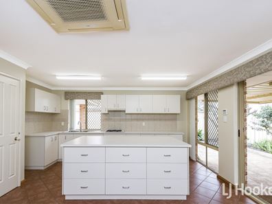 3/24 Badbury Road, Armadale WA 6112