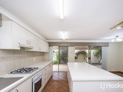 3/24 Badbury Road, Armadale WA 6112