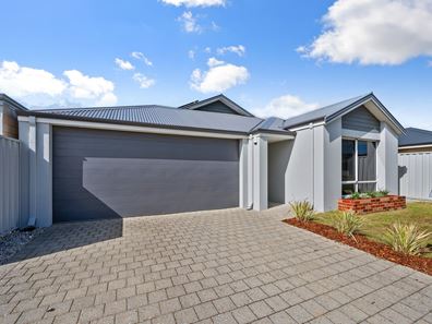 16 Modena Road, Piara Waters WA 6112