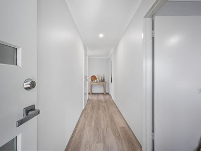 16 Modena Road, Piara Waters WA 6112