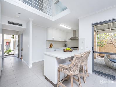 69C Duke Street, Scarborough WA 6019