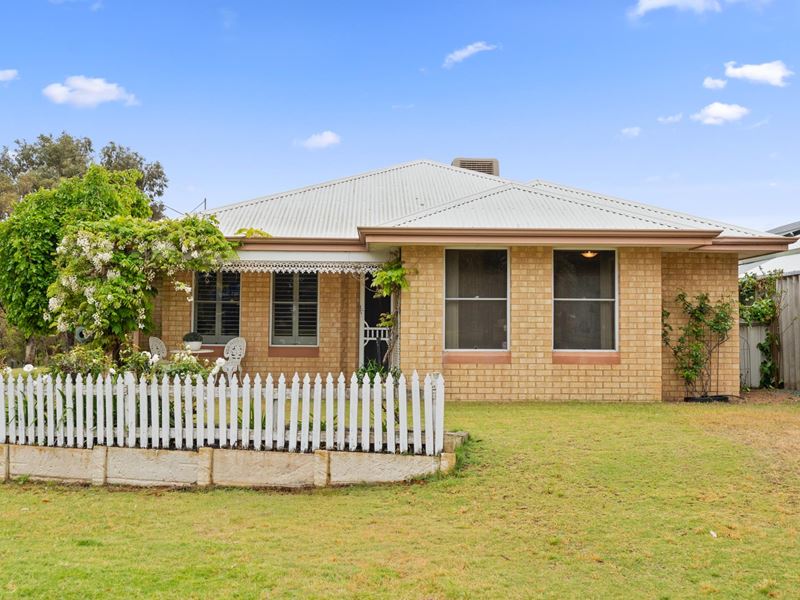 102 Miltona Drive, Secret Harbour