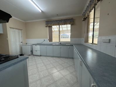 21 Annie Street, Katanning WA 6317