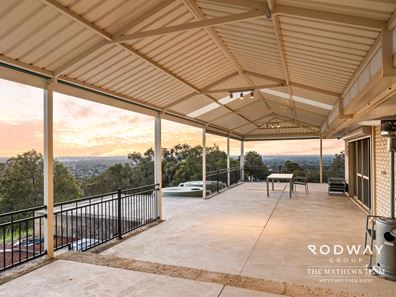 66 Carawatha Ave, Mount Nasura WA 6112