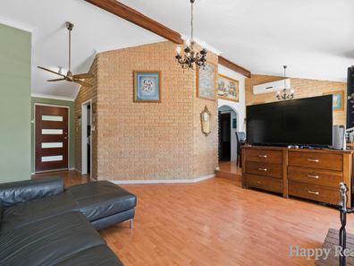13 Regal Drive, Thornlie WA 6108