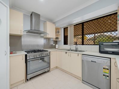 1 Gascoyne Drive, Gosnells WA 6110