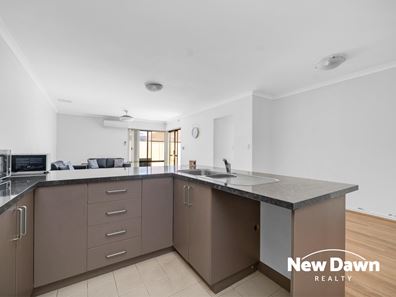 6/4 Kindra Way, Nollamara WA 6061