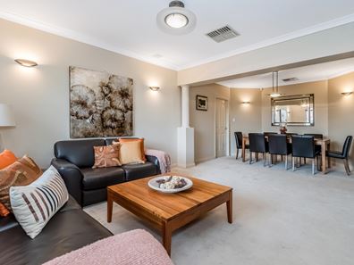 8 Sholto Crescent, Canning Vale WA 6155