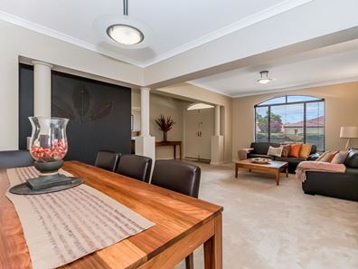 8 Sholto Crescent, Canning Vale WA 6155