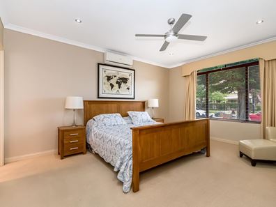8 Sholto Crescent, Canning Vale WA 6155