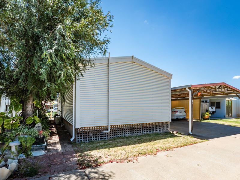 23/123 Point Leander Drive, Port Denison WA 6525