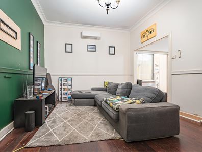 217 First Street, Wonthella WA 6530