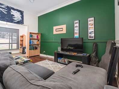 217 First Street, Wonthella WA 6530