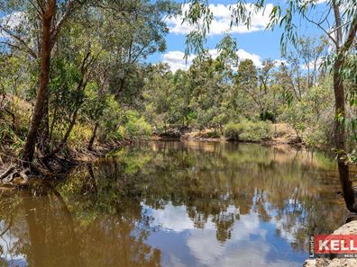 1040 Viveash Road, Swan View WA 6056