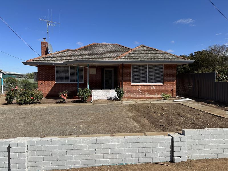 5 Charles Street, Katanning WA 6317