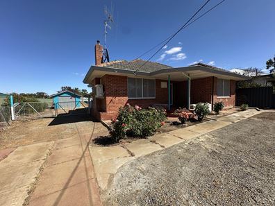 5 Charles Street, Katanning WA 6317