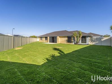 25 Highcliffe Circle, Lakelands WA 6180