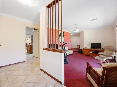 45 Pioneer Drive, Thornlie WA 6108