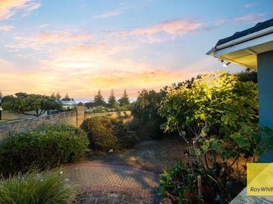 11 Kathleen Street, Trigg WA 6029
