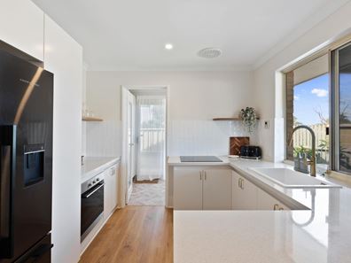 3/4 Callander Avenue, Kinross WA 6028