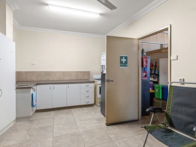 4/8 Decastilla Street, Minyirr WA 6725