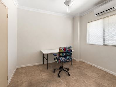 4/8 Decastilla Street, Minyirr WA 6725