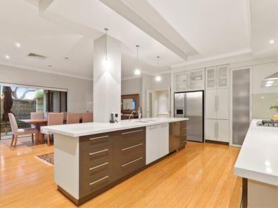8 CHIPPERFIELD COURT, Mosman Park WA 6012