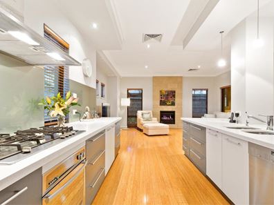 8 CHIPPERFIELD COURT, Mosman Park WA 6012