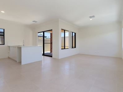 11 Tanaga Way, Haynes WA 6112
