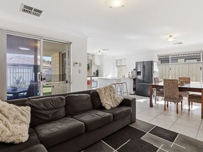 21 Molonglo Crescent, Baldivis WA 6171