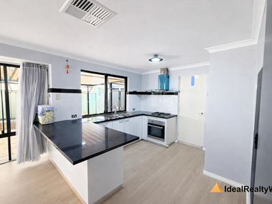 2 Beswick Gardens, Atwell WA 6164