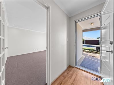1 Dovedale Street, Harrisdale WA 6112