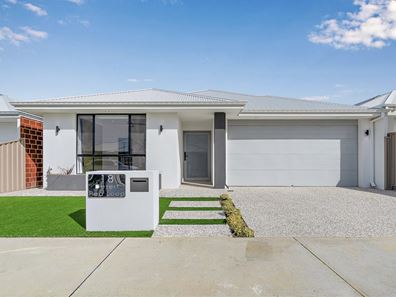 18 Desert Pea Loop, Piara Waters WA 6112