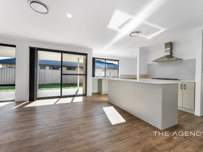 6 Poseidon Way, Glenfield WA 6532