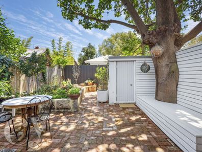 32 Tydeman Road, North Fremantle WA 6159