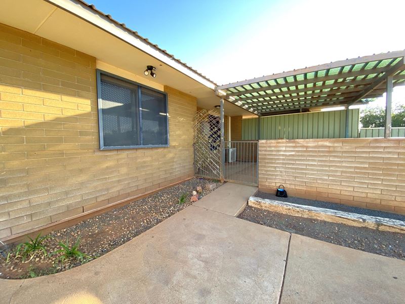8B Yarrunga Crescent, South Hedland WA 6722